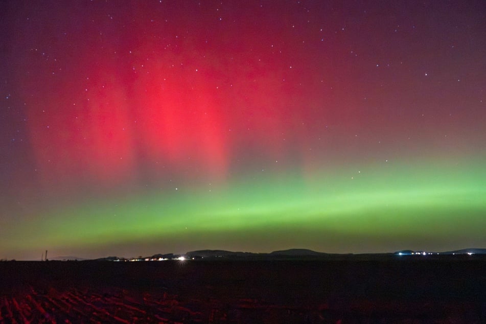 Nad Horní Lužicí se na obloze zvláště výrazně objevily růžové a zelené barevné hry.