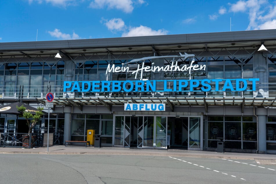 Vom Flughafen Paderborn-Lippstadt geht's für den schwarz-gelben Tross nach dem Spiel gleich wieder zurück nach Dresden.