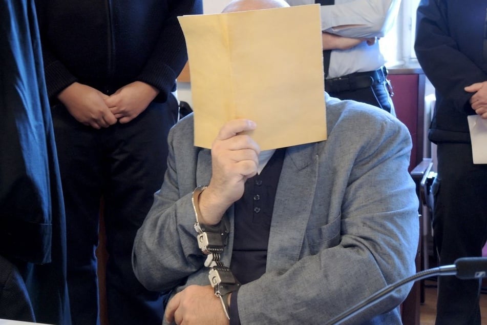 Der Vater und Haupttäter erdrosselte und zerstückelte nach Auffassung des Gerichts drei Männer.
