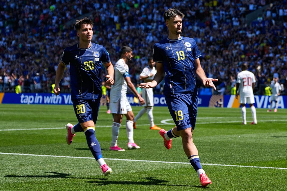 Der sehenswerte Treffer von Kerim Alajbegovic (18) sorgt mit dafür, dass Bosnien am Ende auf Rang 3 liegt.