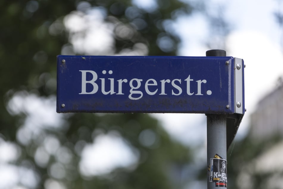Auf der Bürgerstraße muss der Asphalt repariert werden.