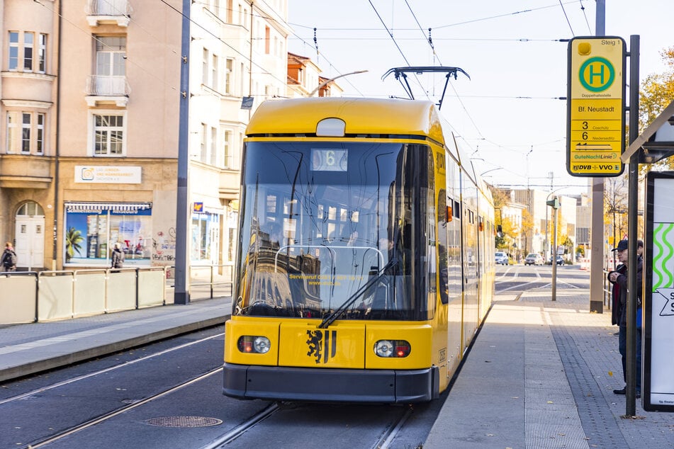 Die widerwärtige Tat geschah in einer Tram der Linie 6. (Archivfoto)