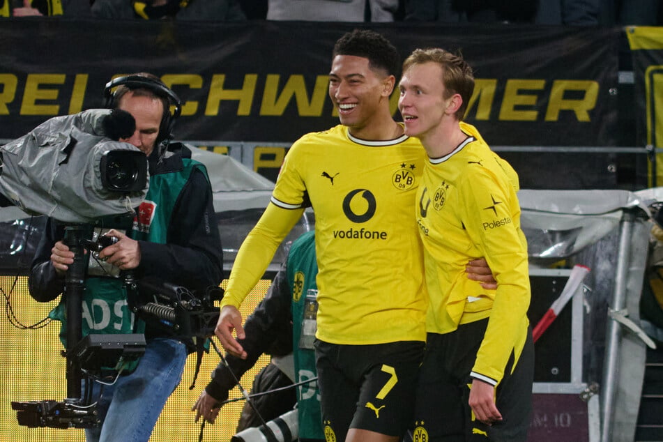 Co-Produktion der Einwechselspieler: Jobe Bellingham (l.) legte vor, Maximilian Beier verwandelte.