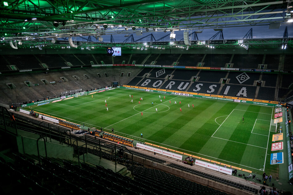 Der 1. FC Köln musste bei Borussia Mönchengladbach das erste Geisterspiel der 1. Bundesliga austragen.