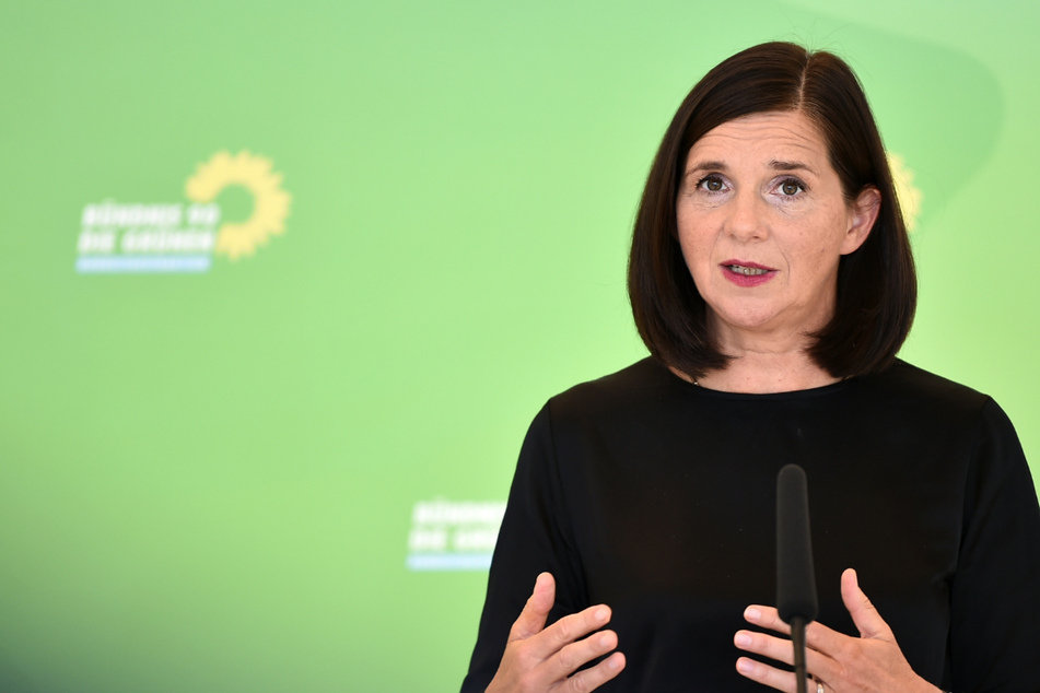 2005 wollte Katrin Göring-Eckardt (55, Grüne) der Politik den Rücken kehren, doch dann bekam sie eine Nachricht von Angela Merkel.