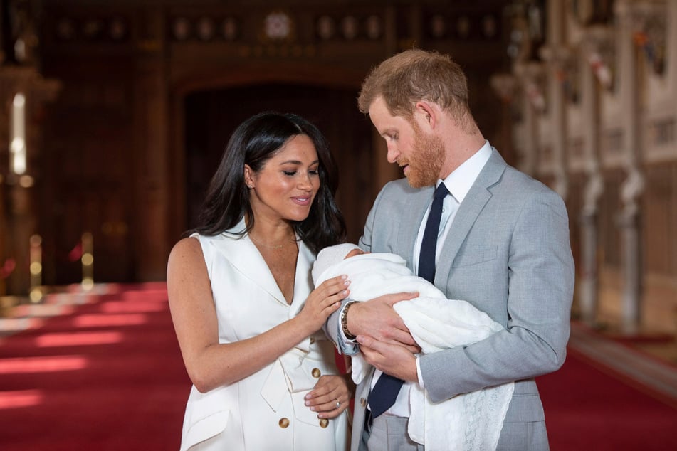 El príncipe Harry y la duquesa Meghan con su hijo Archie en mayo de 2019.