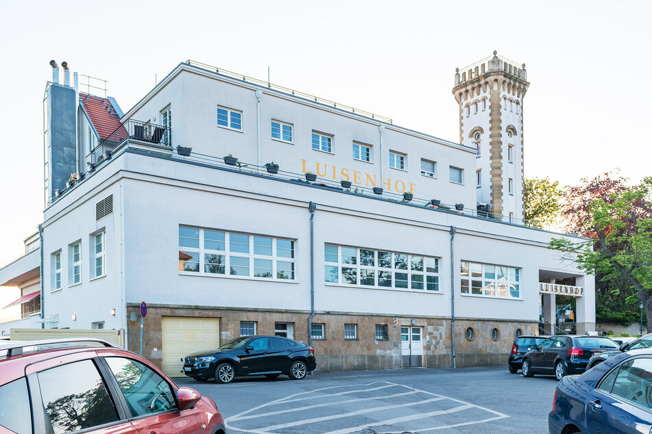 Zora Schwarz wohnt im Luisenhof-Turm, wollte dort auf vier Terrassen feiern.