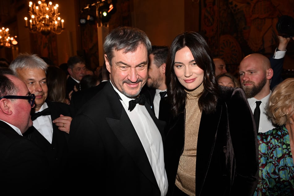 Der bayerische Ministerpräsident Markus Söder (58) zusammen mit seiner Tochter beim Neujahrsempfang in der Münchner Residenz.