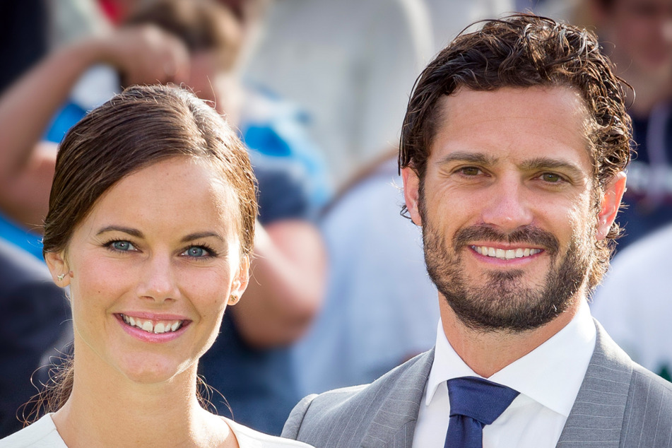 Schwedens Prinz Carl Philip (41) und seine Frau Prinzessin Sofia (35) haben sich mit dem Coronavirus infiziert.