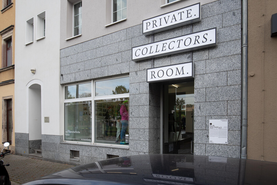 In der Galerie "Private.Collectors.Room" in der Adelsbergstraße 4 zeigt eine Foto-Ausstellung die Geschichten hinter der Kunstvermittlung.