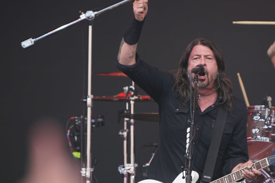 Berlin: Konzert der Foo Fighters: Innenraum im Olympiastadion kurzzeitig geräumt