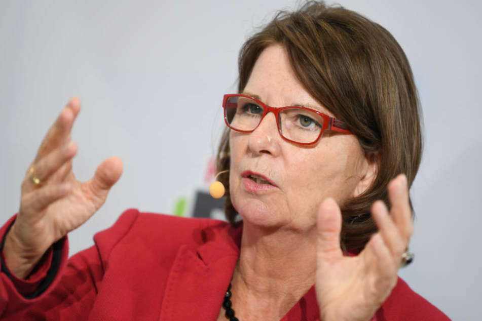 Die Oppositionsparteien sehen Hessens Umweltministerin Priska Hinz (63, SPD) in der Pflicht.