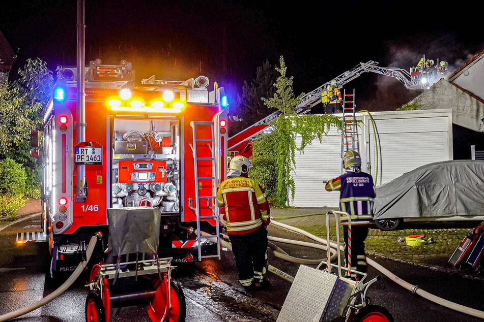 Auch aus einer ferneren Perspektive war das Brandgeschehen noch gut zu erkennen.