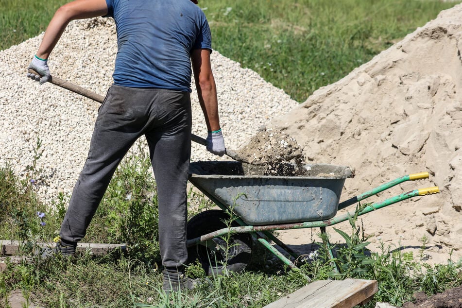 Beim Erdesieben fand ein Mann aus Neißeaue eine Granate. (Symbolfoto)