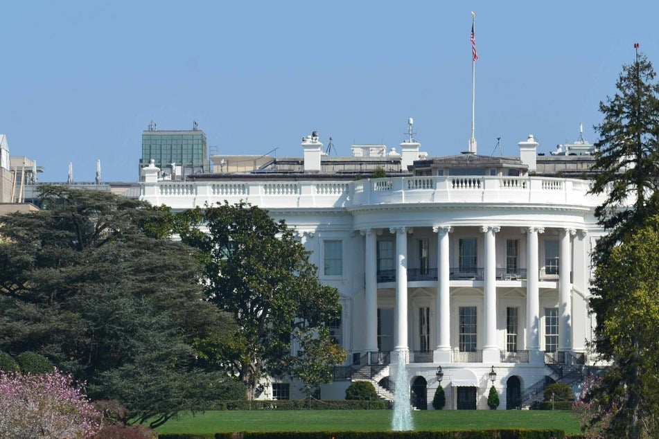 US Secret Service shoots armed man near White House