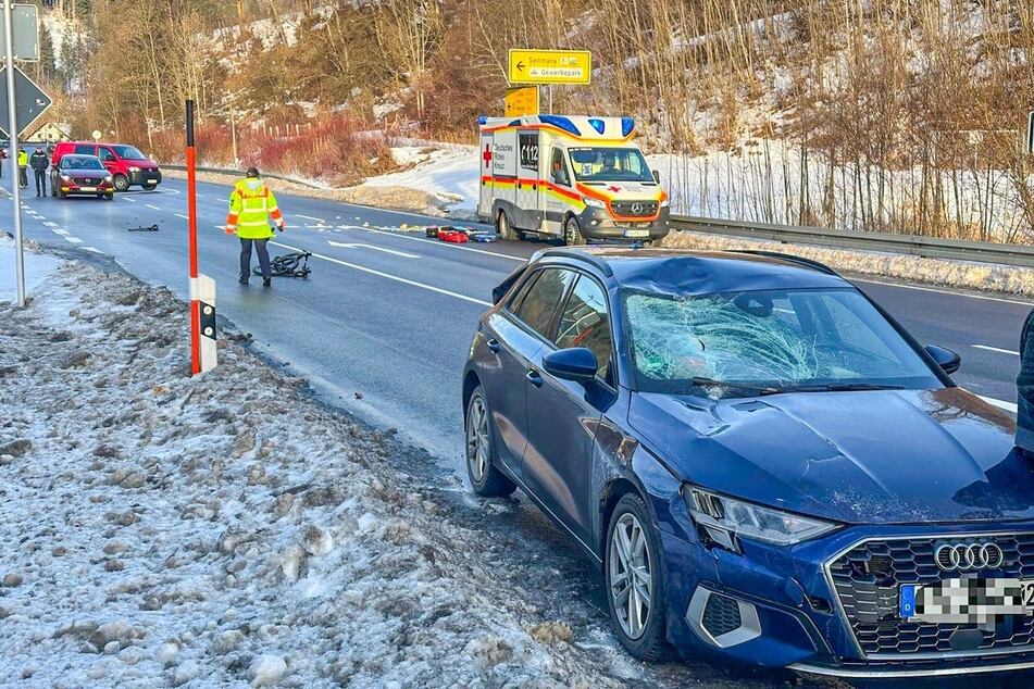 Der Radfahrer starb noch an der Unfallstelle.
