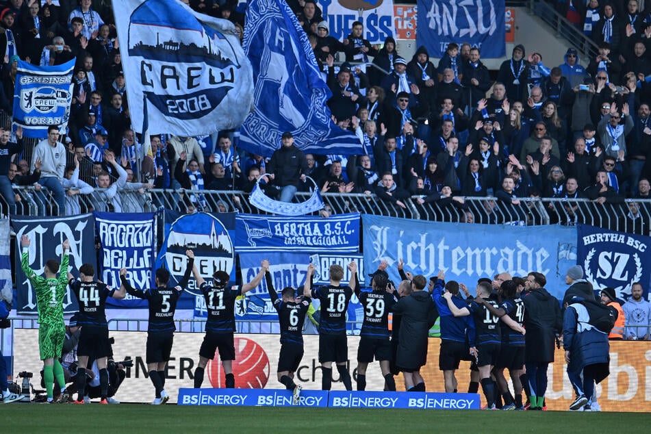 Endlich konnten die mitgereisten Hertha-Fans mal wieder einen Sieg bejubeln.