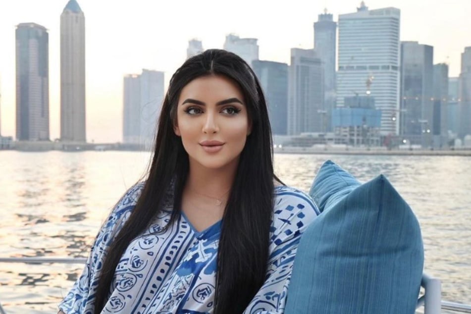 Sheikha Mahra Bint Mohammed Bin Rashid Al Maktoum (30) erklärte auf Instagram, dass sie sich von ihrem Mann, Sheikh Mana Bin Mohammed Bin Rashid Bin Mana Al Maktoum (30), scheiden lassen wird.