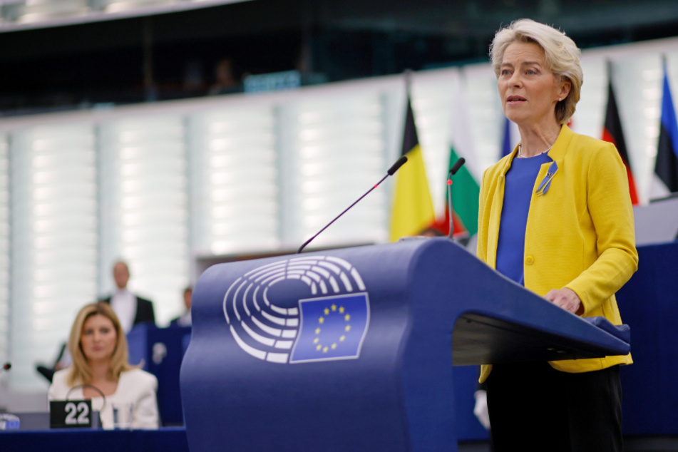 Kommissionspräsidentin Ursula von der Leyen (63, r.) hielt zu Beginn der Plenarsitzung des Europaparlaments eine Rede zur Lage der Union.