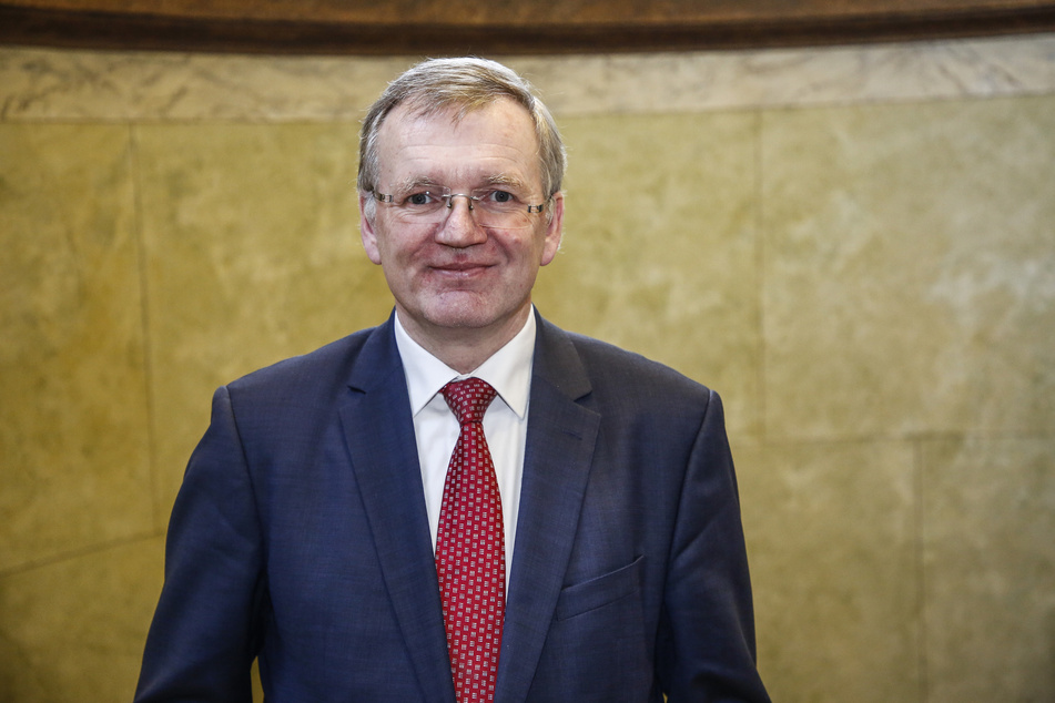 Die Arbeit der Bußgeldbehörde fällt in den Aufgabenbereich von Ordnungsbürgermeister Detlef Sittel (53, CDU).