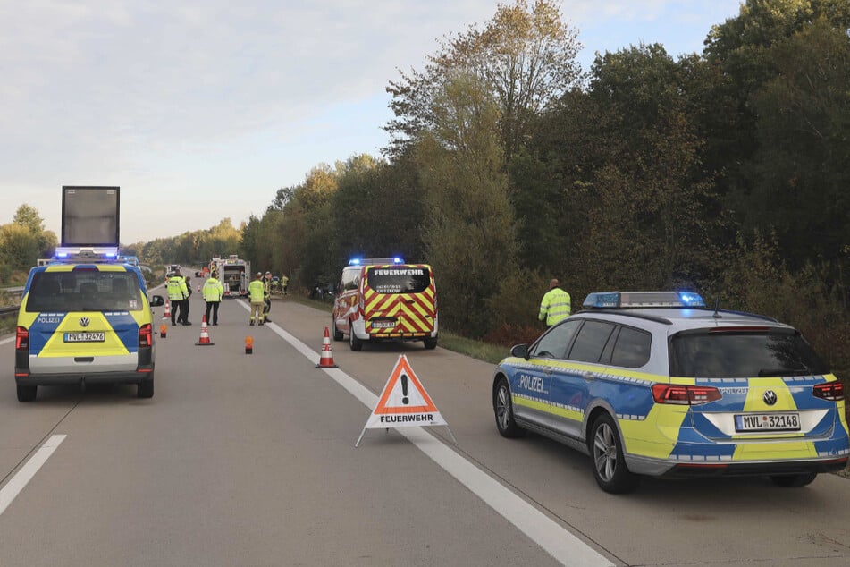 Die Polizei sperrte die A19 bei Laage nach einem Unfall.