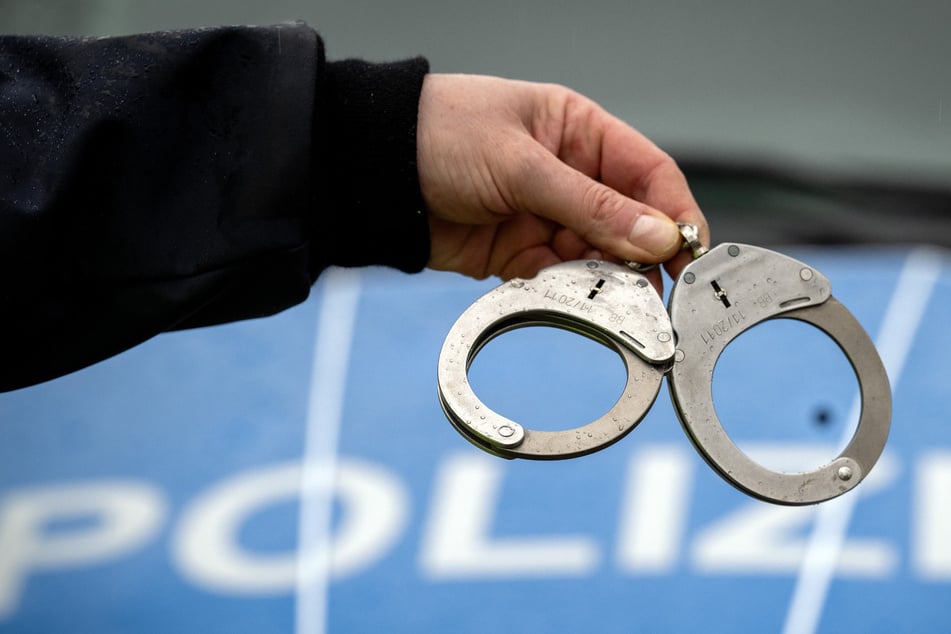 Ehemann nach Trennung mit Säure übergossen: 26-Jährige in U-Haft