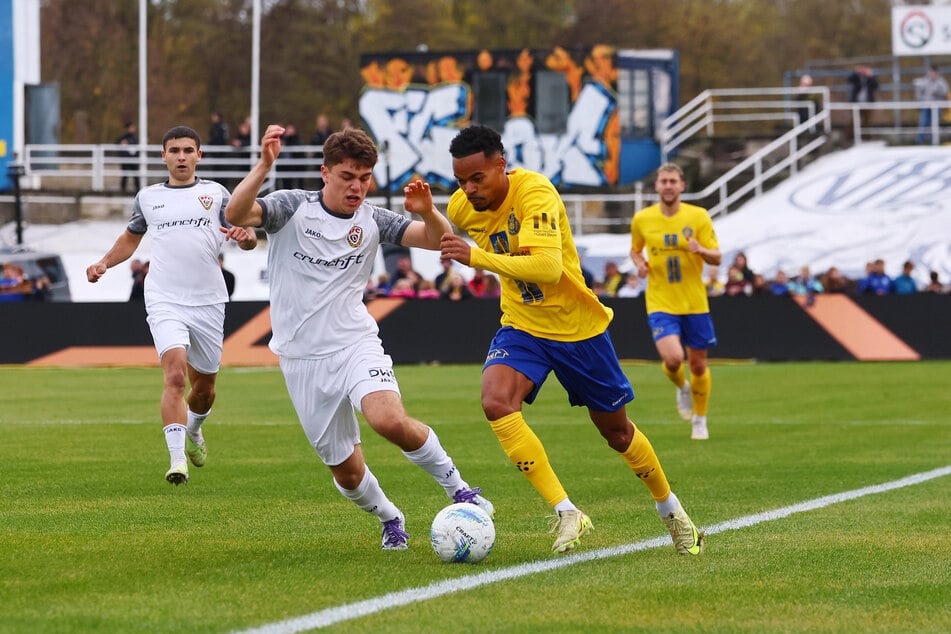 Nach kurzer Eingewöhnungszeit übernahm Lok Leipzig die Spielkontrolle.