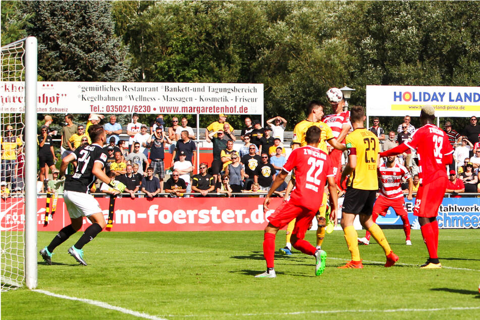 Dynamo Dresden spielt gegen ATSV "Frisch auf" Wurzen auf dem Platz des VfL Pirna-Copitz - so wie hier am 14. Juli 2018 das Testspiel gegen den FSV Zwickau.