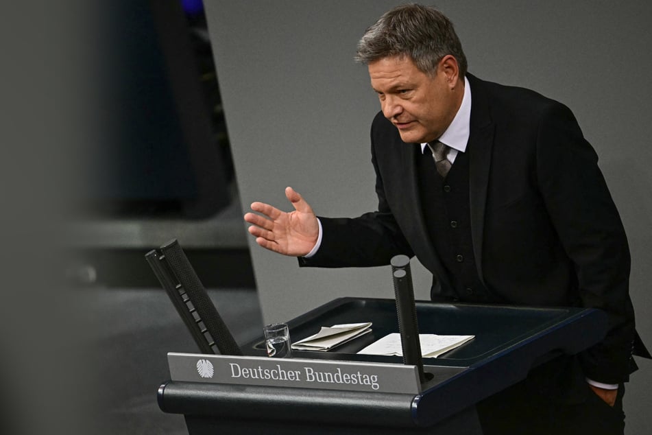 Robert Habeck (55) will zum 1. September sein Bundestagsmandat niederlegen.