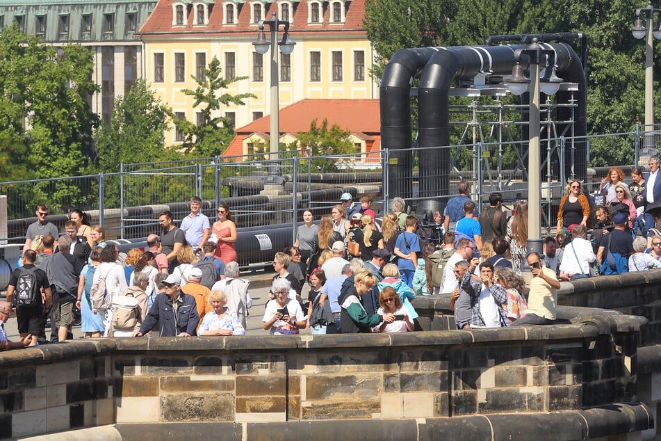 Der Vorfall ereignete sich auf der oft recht gut besuchten Augustusbrücke.