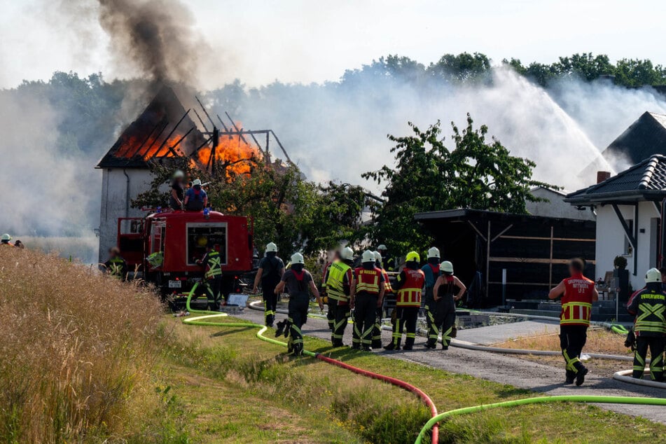 In einem Gebäude an der S32 in Oberrossau brach am Sonntagmorgen ein Feuer aus.