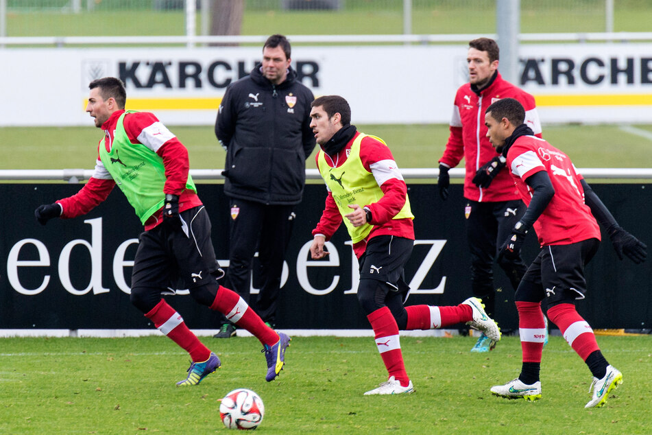 Bevor er die Keeper vom 1. FC Köln trainiert hat, war Andreas Menger (48, 2.v.l.) unter anderem beim VfB Stuttgart tätig. Nun verlässt er die Geißböcke nach dreieinhalb Jahren. (Archivfoto)
