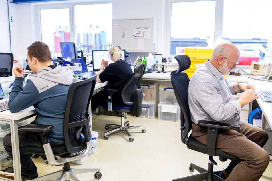 Das Team der fiberware GmbH freut sich auf tatkräftige Unterstützung.