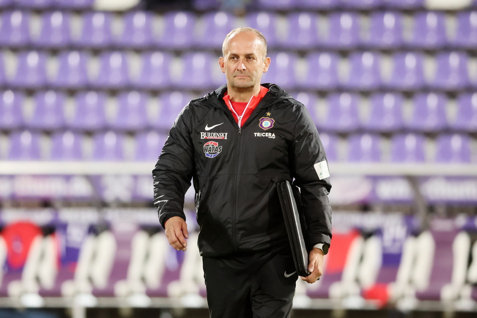 Bei einem Sieg könnte Interims-Coach Carsten Müller (51) möglicherweise zum Cheftrainer werden.