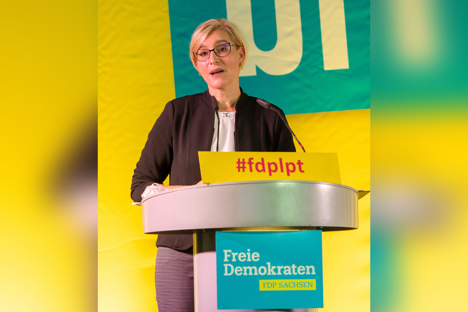 Die FDP-Landesvorsitzende Anita Maaß (46) hat sich öffentlich bisher nur ausweichend zu dem sexuellen Übergriff geäußert.