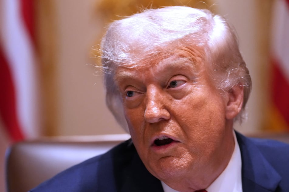 Donald Trump (79) würde gerne entscheiden, ob es Waffenruhe, Verhandlungen oder sogar Frieden zwischen den USA und dem Iran gibt. Doch der Feind spielt sein eigenes Spiel.
