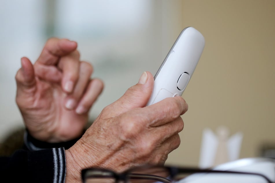 Sechs Bürgerinnen und Bürger waren am Dienstag von den Schockanrufen betroffen. (Symbolbild)