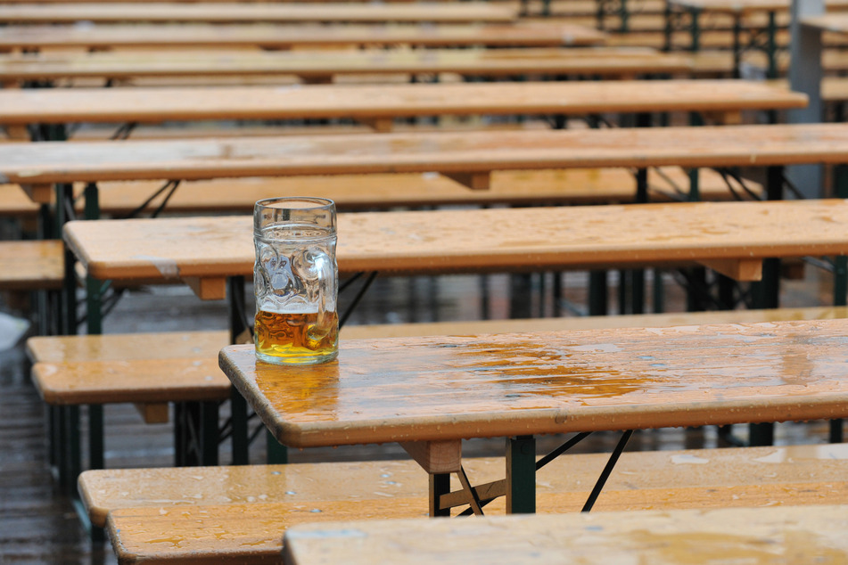 Nicht nur auf der Wiesn wird das Bier immer teurer - auch im Einzelhandel gehen die Preise stetig weiter rauf.