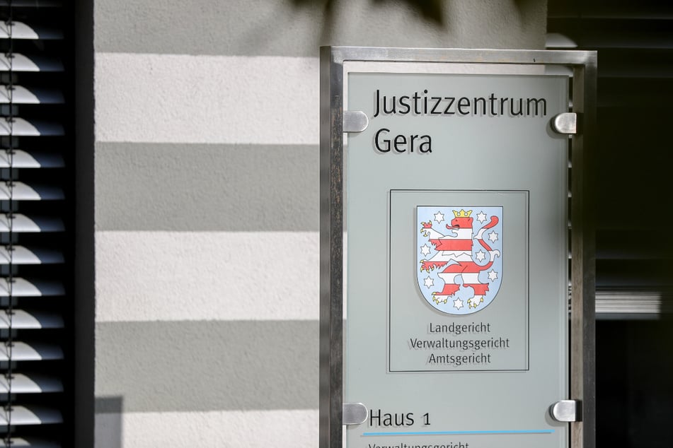 Gewalt und rechte Gesinnung: "Fans" von Rot-Weiß Erfurt zu Haftstrafen verurteilt