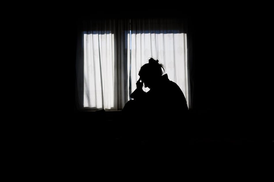 Ob Tag, ob Nacht - unter 0800/1110111 ist immer jemand erreichbar. Durch das Ehrenamt trägt Rita Ebken auch viele schwere Gespräche in ihrem Herzen, wie sie erzählt. Aber auch aus diesen Gesprächen könne sie zufrieden rausgehen.