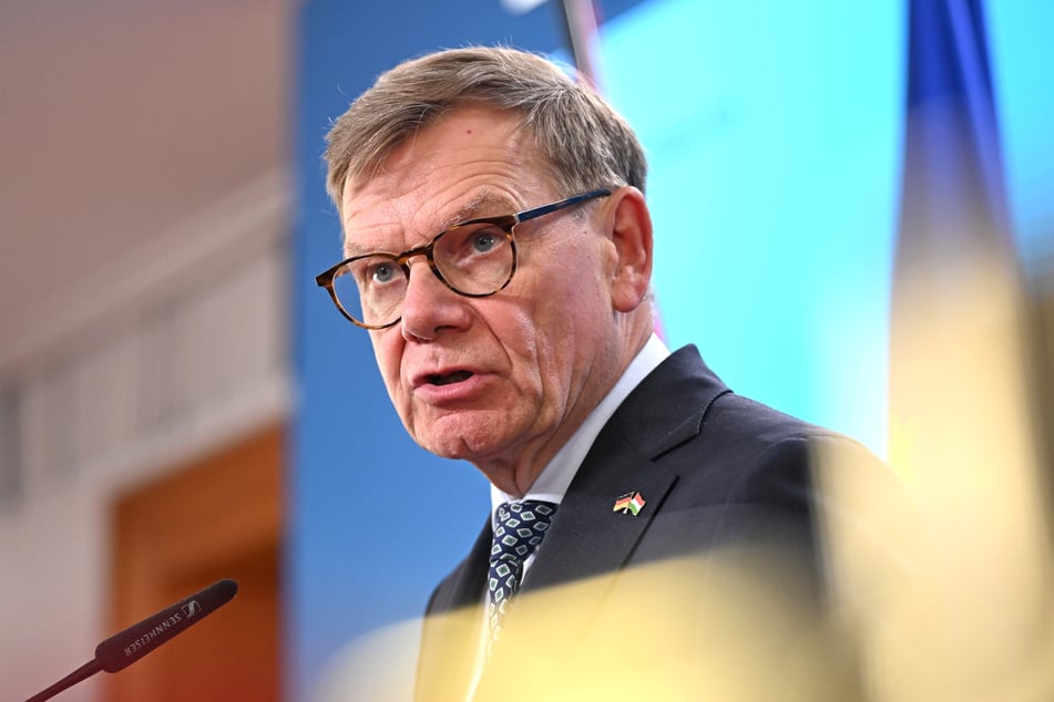 Deutschland könnte sich an einem Einsatz in der Straße von Hormus beteiligen. Doch Außenminister Wadephul pocht darauf, dass dafür erst mal klar sein muss, was die USA und der Iran genau vereinbart haben.