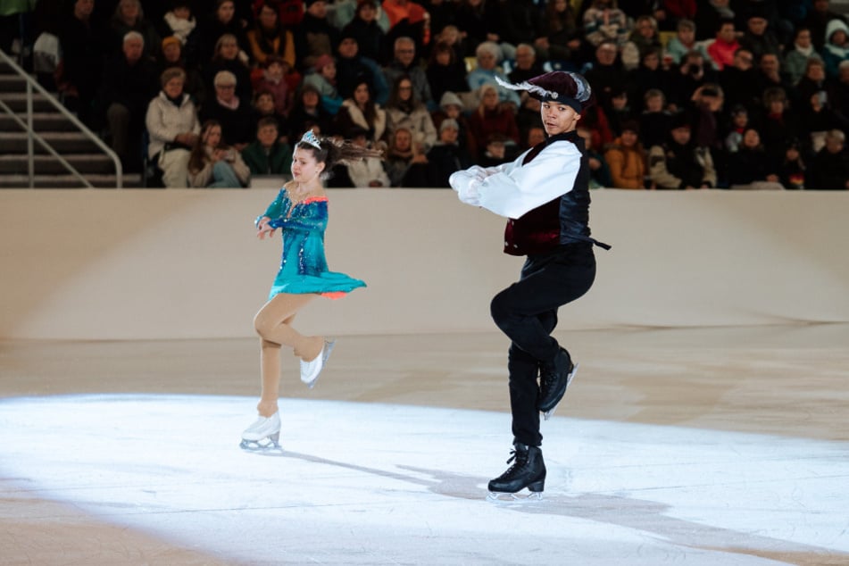 Im Jutta Müller Eissportzentrum Chemnitz erwartet Euch die Fortsetzung von "Serina - die Eisgala mit Robin Szolkowy".