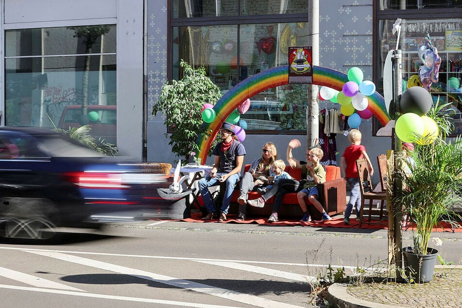 Verschiedene Flächen, die normalerweise von Autos genutzt werden, werden beim "PARK(ing) Day umgestaltet.