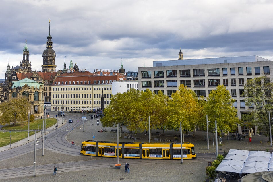 Eine Weiche am Postplatz in Richtung Ostra-Allee und Augustusbrücke muss dringend repariert werden.