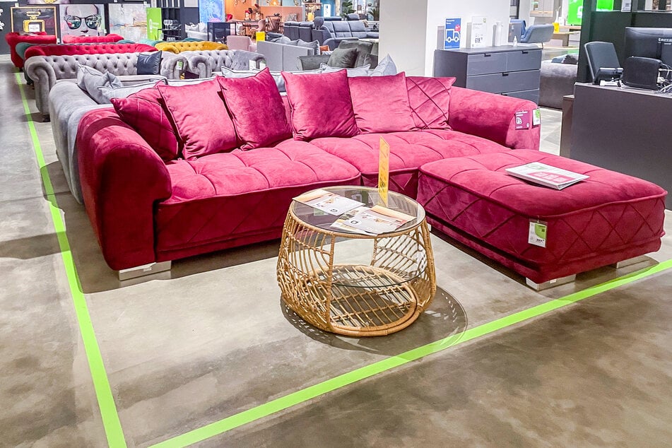 Traumhafte Sofas und Sitzgruppen jetzt zu Top-Preisen ergattern.