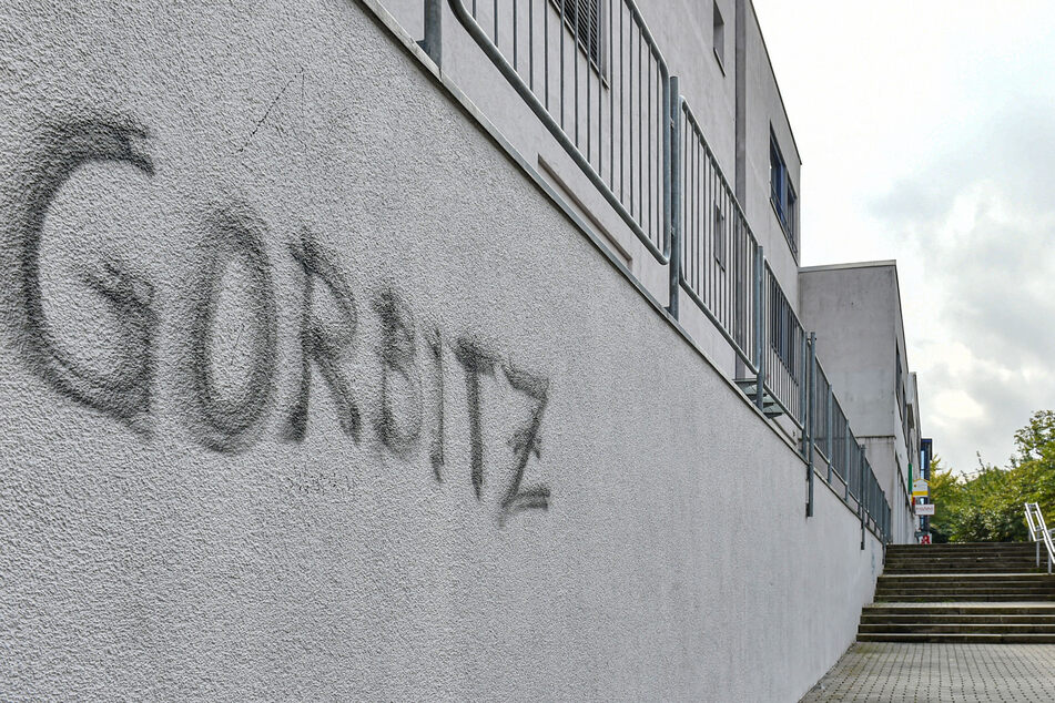 Drei leicht verletzte Personen, eine Festnahme und viel Gewalt standen am Ende des Vorfalls im Stadtteil Gorbitz zu Buche.