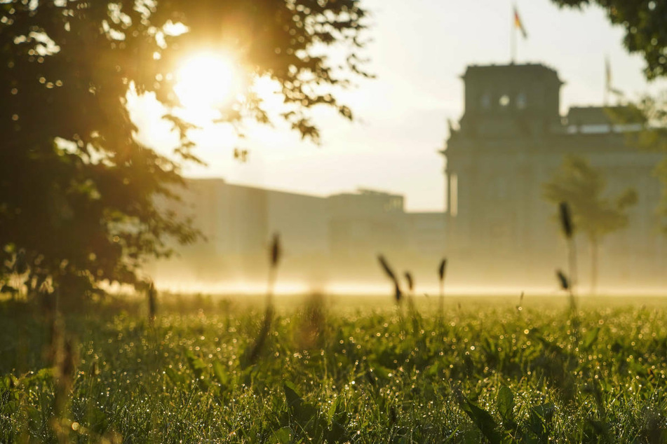 In Berlin und Brandenburg zeichnen sich zum Wochenende heitere Aussichten mit Temperaturen über 30 Grad ab. (Symbolfoto)