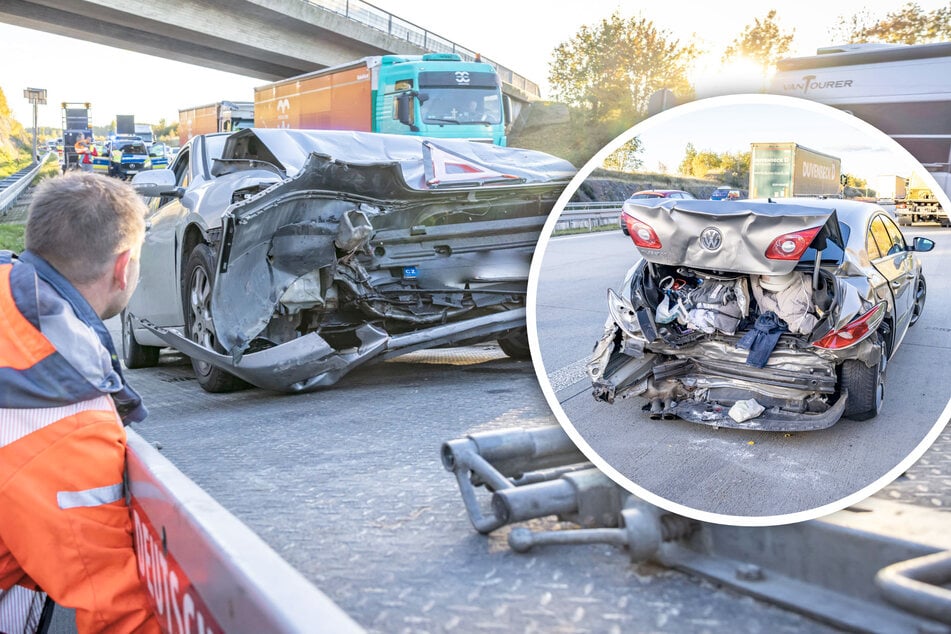 Unfall A17: Unfall kurz hinter der Grenze: Honda kracht Passat auf A17 ins Heck