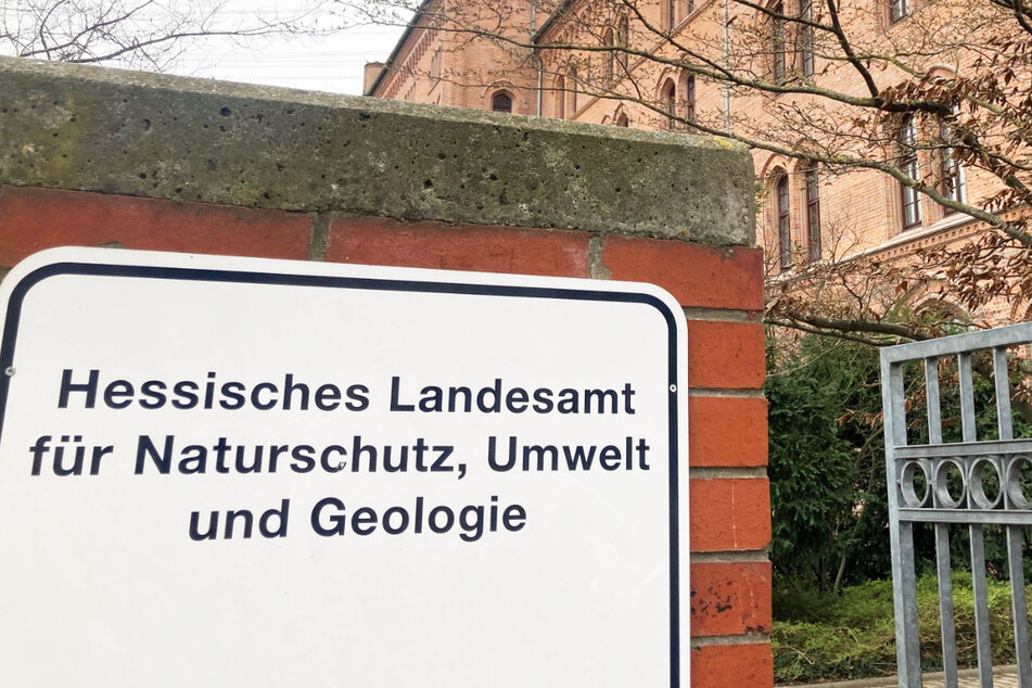 Das Hessische Landesamtes für Naturschutz, Umwelt und Geologie (HLNUG) unterhält auch einen eigenen Erdbebendienst.