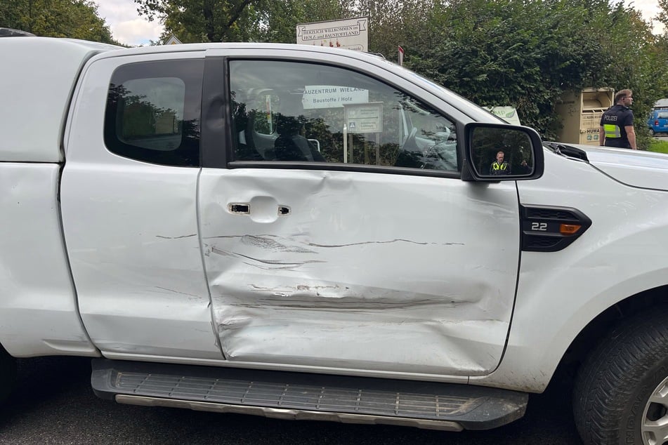 Bei einem Unfall in Leichlingen kollidierte ein Ford mit einem Motorradfahrer.